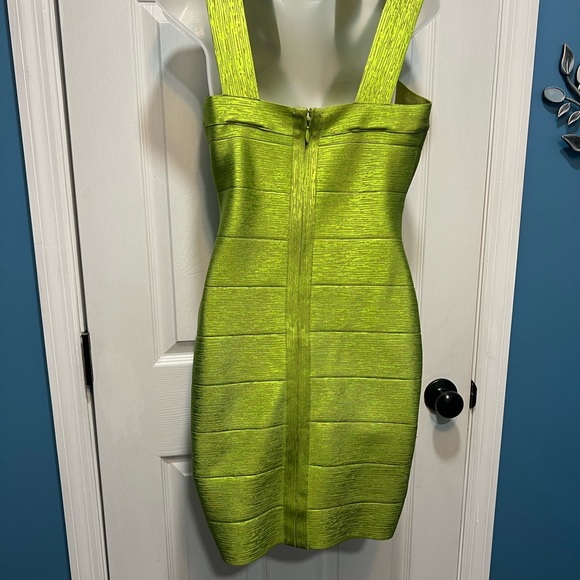 Bebe Dress - Picture 2 of 3